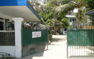 gerbang asrama puteri